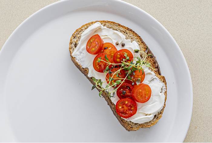 Kornbrød_kremost tomat_Bruk opp hele brødet.jpg