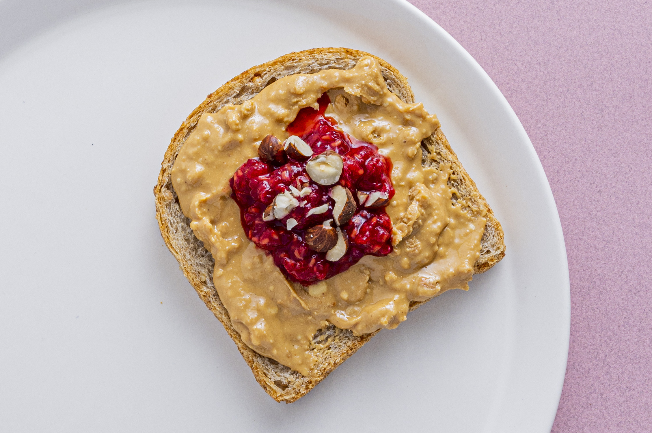 Sk&aring;ret matpakkebr&oslash;d_skive pean&oslash;ttsm&oslash;r.jpg