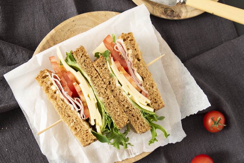 Klassisk Ost Og Skinke Sandwich