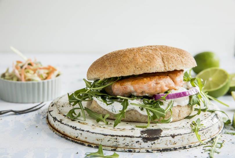 Lakseburger med limedressing.jpg