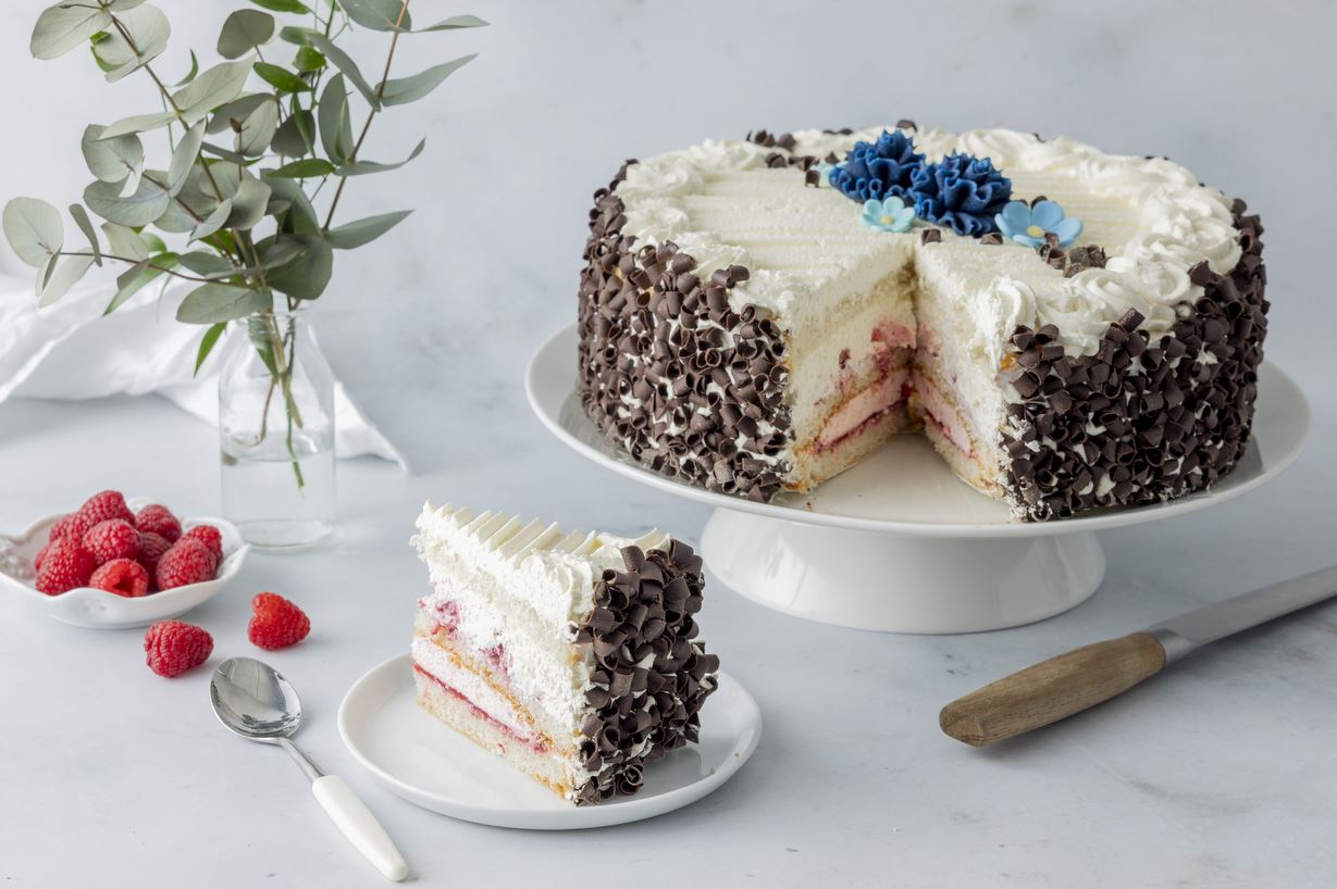 Bl&oslash;tkake 15bit_bl&aring; pynt_konditorens beste.JPG